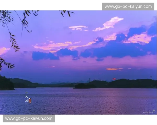 黔津风云录：当高原之魂碰撞津门硬骨，揭秘绿茵场上的“热辣”与“干脆”